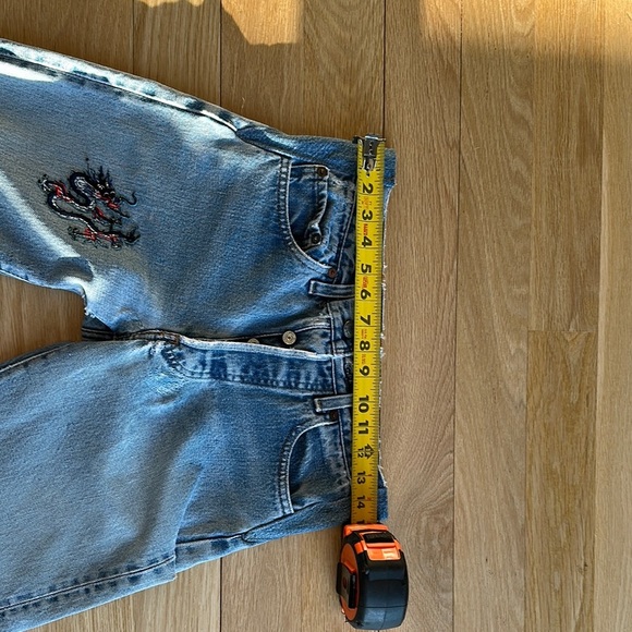 Vintage Blue Relaxed Jeans with Embroidered Detail - Picture 2 of 11